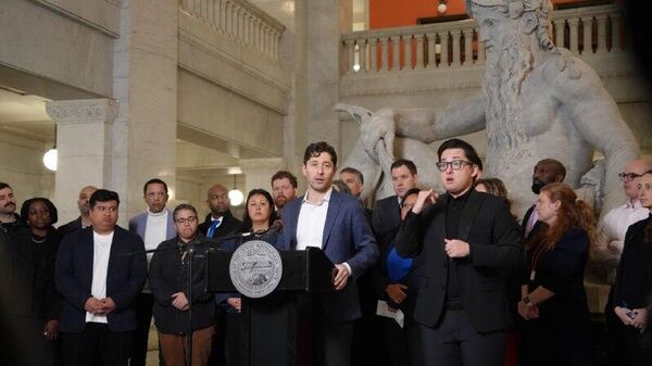 Está jugando con fuego: Trump lanza advertencia a alcalde de Mineápolis - Sputnik Mundo