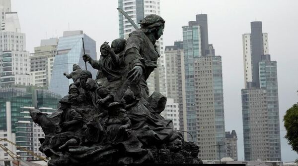 Una estatua de la revolucionaria Juana Azurduy, en Buenos Aires, Argentina. - Sputnik Mundo