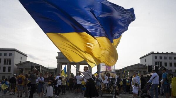 Más del 70% de los europeos rechaza la adhesión acelerada de Ucrania a la UE, según encuesta - Sputnik Mundo