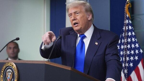 Trump no puede obstaculizar el desarrollo del sistema de pagos BRICS, según un exagente de la CIA - Sputnik Mundo