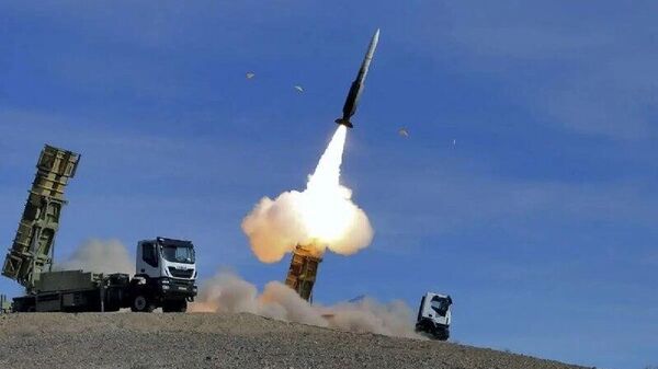 Opciones de Irán para responder una agresión de EEUU incluyen misiles avanzados, según un experto - Sputnik Mundo