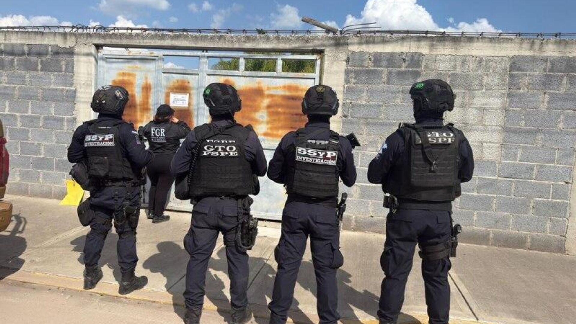 Detienen a tres personas por la masacre en un campo de fútbol en México Detienen a tres personas por la masacre en un campo de fútbol en México - Sputnik Mundo, 1920, 29.01.2026