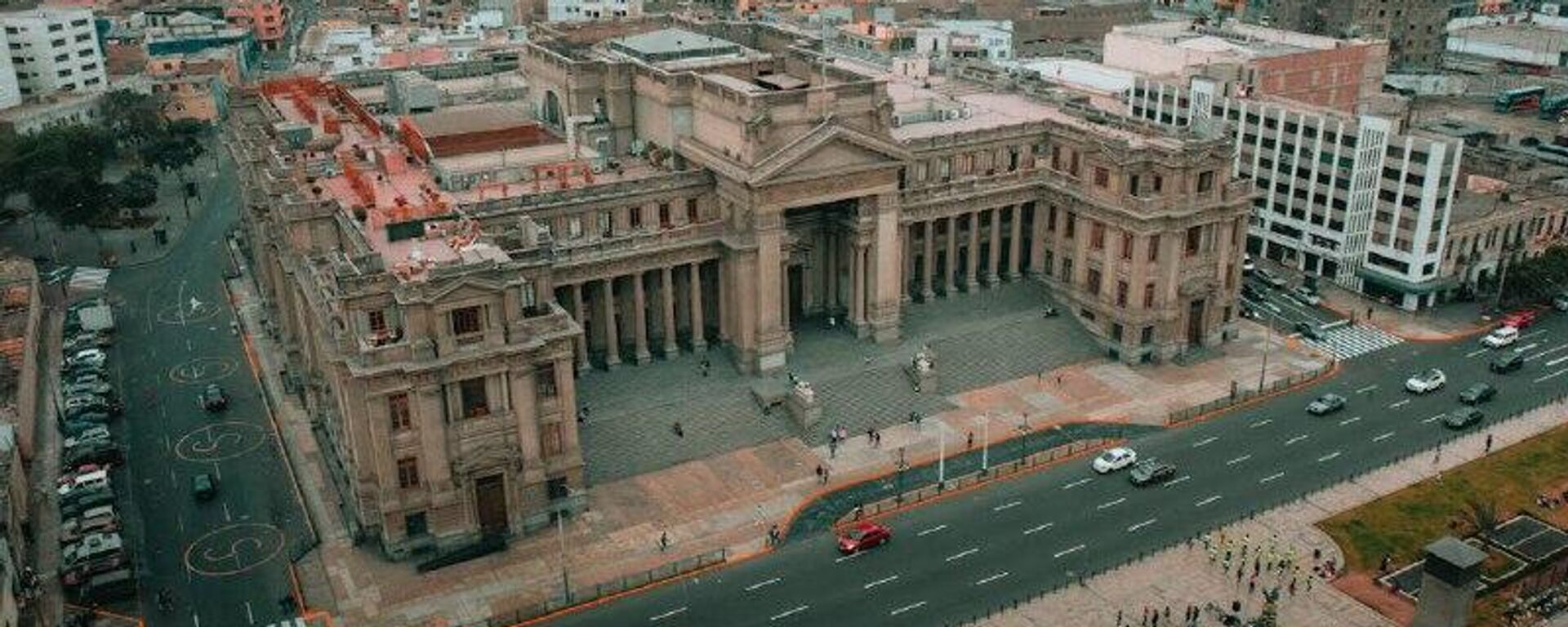 ¿Por qué podría frenarse el crecimiento de la construcción en Perú? - Sputnik Mundo, 1920, 30.01.2026