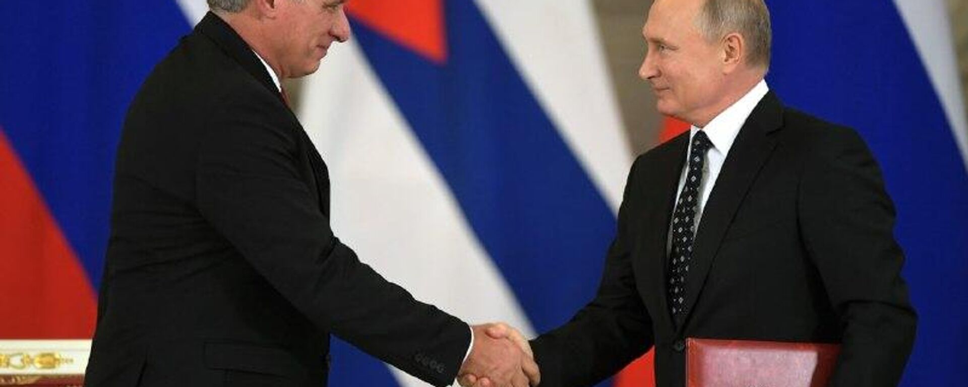 🫸Recaída radical de la presión: Rusia condena las nuevas restricciones de EEUU contra Cuba - Sputnik Mundo, 1920, 31.01.2026