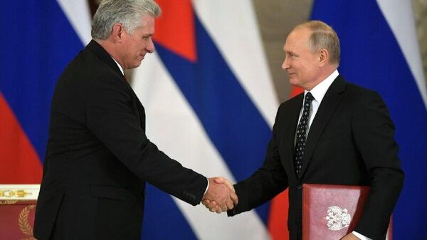 🫸Recaída radical de la presión: Rusia condena las nuevas restricciones de EEUU contra Cuba - Sputnik Mundo