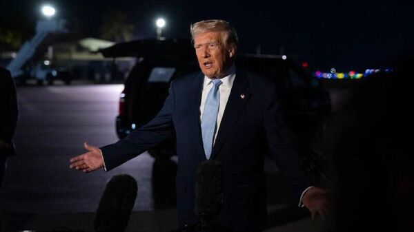 Aún no lo hemos debatido, dice Trump sobre los recursos que recibiría Venezuela por la venta del petróleo - Sputnik Mundo