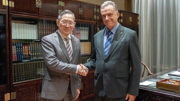 El presidente de Uruguay inicia una visita de Estado a China - Sputnik Mundo