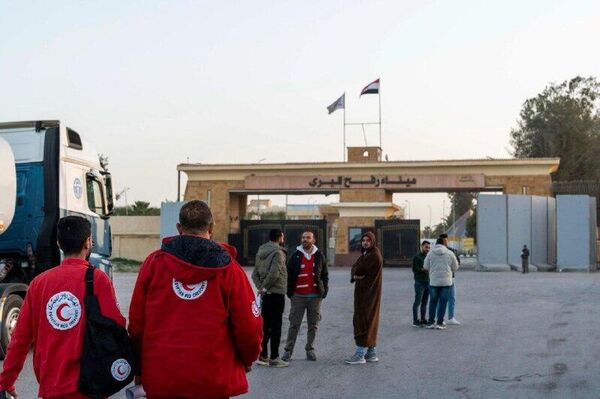 Israel abre el paso fronterizo entre Gaza y Egipto tras casi dos años de cierre - Sputnik Mundo