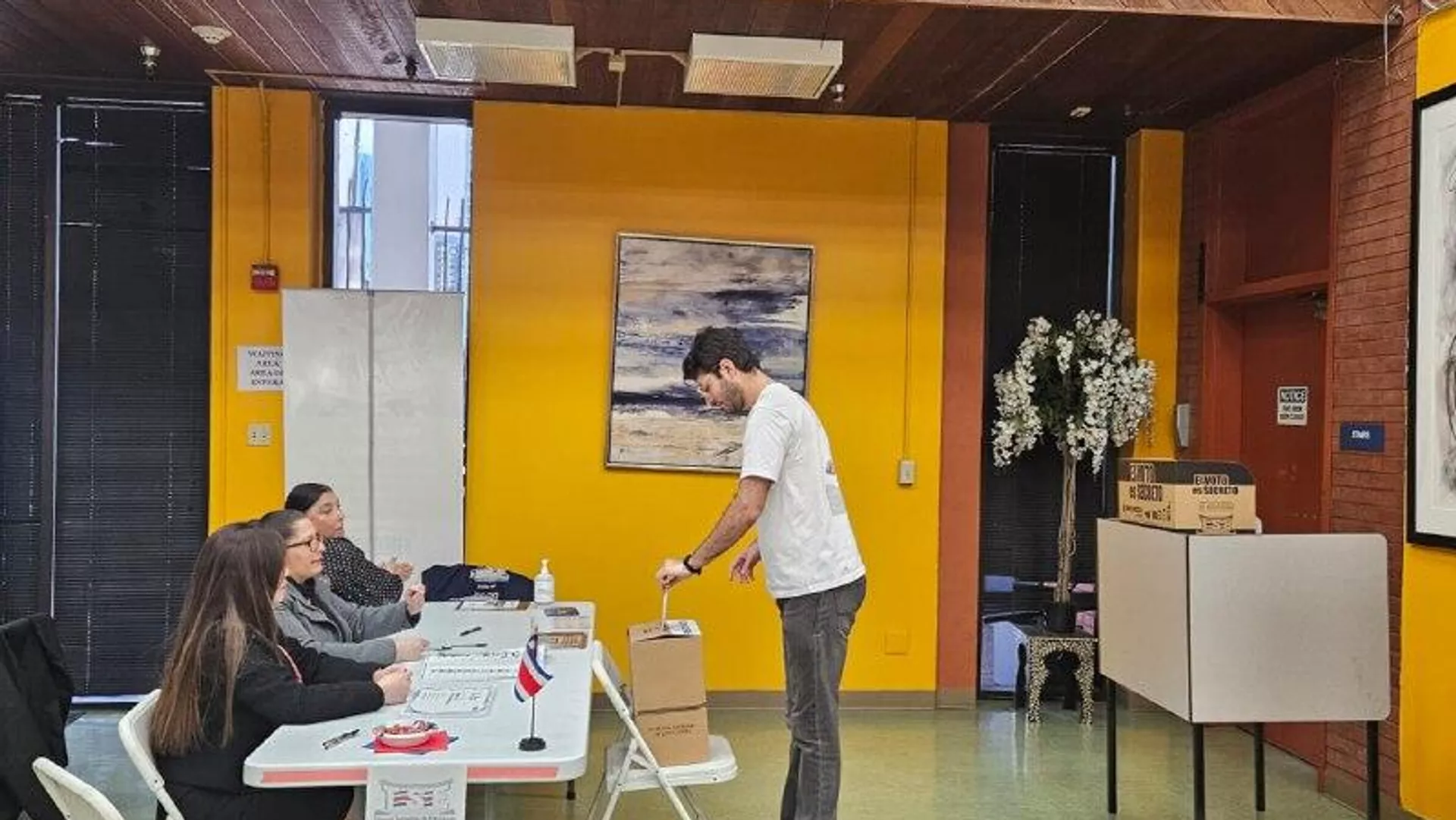 Los comicios en Costa Rica transcurren con normalidad, informa el Tribunal Supremo de Elecciones Los comicios en Costa Rica transcurren con normalidad, informa el Tribunal Supremo de Elecciones - Sputnik Mundo, 1920, 01.02.2026