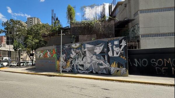 Un mural que retoma la célebre obra Guernica de Pablo Picasso en Caracas - Sputnik Mundo