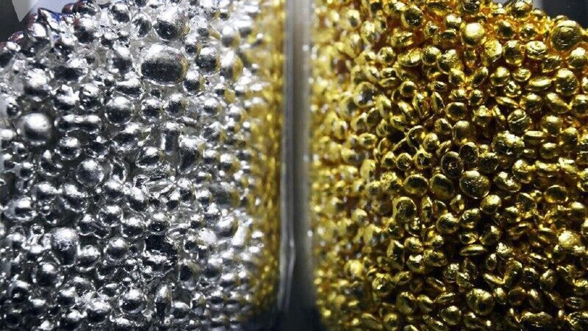 🪙 Los metales preciosos se estrellan contra el techo de la caída tras un repunte histórico - Sputnik Mundo, 1920, 02.02.2026