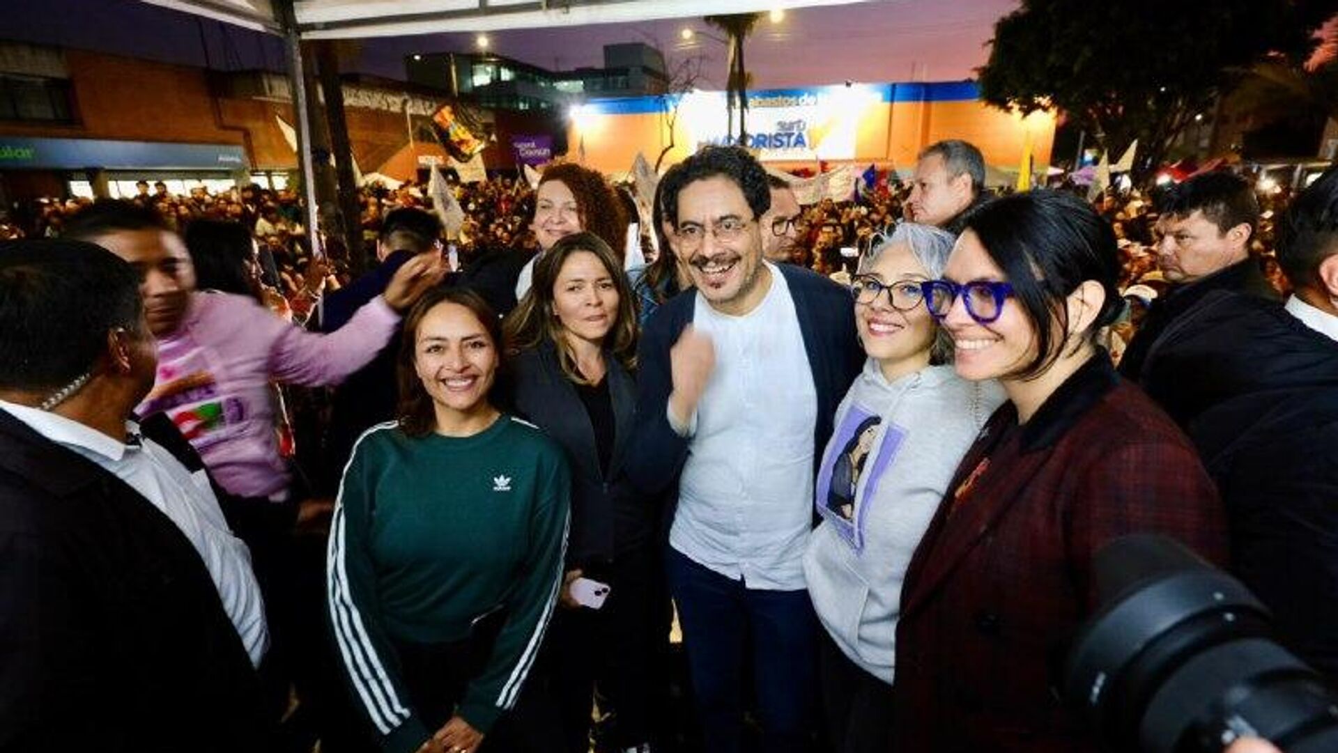 ¿Solo o en alianza?: autoridades electorales de Colombia deben decidir el futuro de la candidatura de Cepeda ¿Solo o en alianza?: autoridades electorales de Colombia deben decidir el futuro de la candidatura de Cepeda - Sputnik Mundo, 1920, 02.02.2026