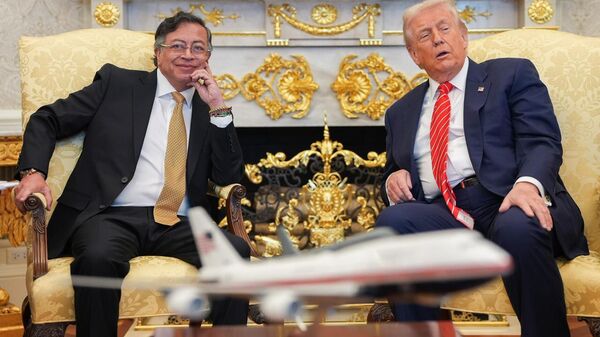 Petro y Trump sostienen una reunión en la Casa Blanca  - Sputnik Mundo