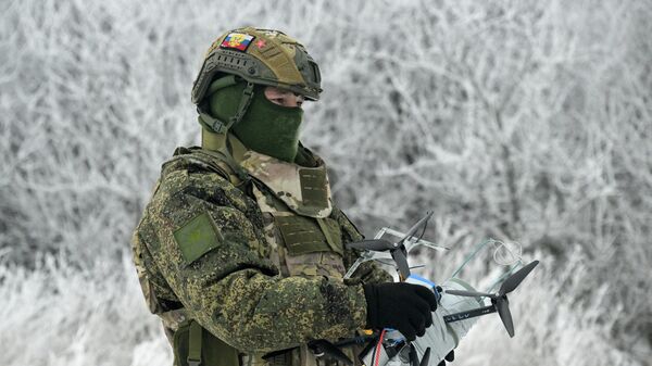 Soldado ruso en la zona de la operación militar - Sputnik Mundo