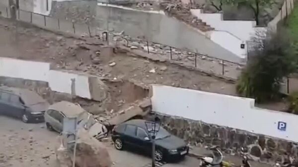 🪨 Una persona herida por un desprendimiento de rocas gigantes en España - Sputnik Mundo