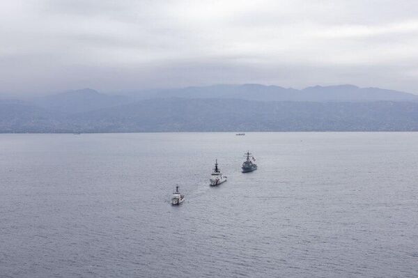 Una flota naval de EEUU llega a Haití - Sputnik Mundo