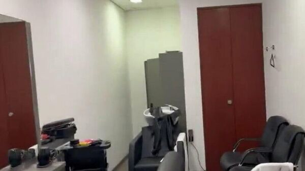 ‍ Clausuran salón de belleza dentro del Senado mexicano - Sputnik Mundo