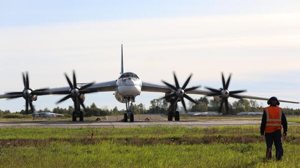 Bombardero estratégico y portamisiles Tu-95MS en los ejercicios estratégicos de comando y estado mayor Vostok-2022 - Sputnik Mundo