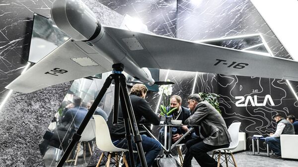 Vehículo aéreo no TRIPULADO Zala T-16 en exhibición NAIS 2026 - Sputnik Mundo
