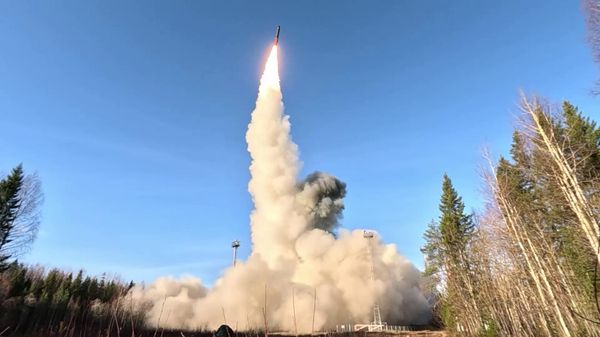 Lanzamiento de misil Yars  - Sputnik Mundo