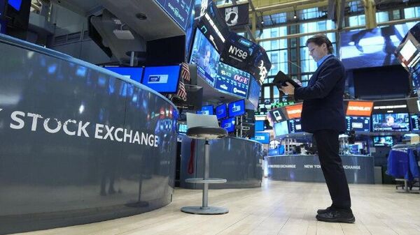 Wall Street cae en medio de incertidumbre por fuertes inversiones en IA - Sputnik Mundo