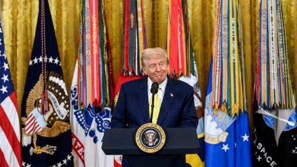 Dejen de fingir indignación: la Casa Blanca habla sobre el polémico video de Trump - Sputnik Mundo