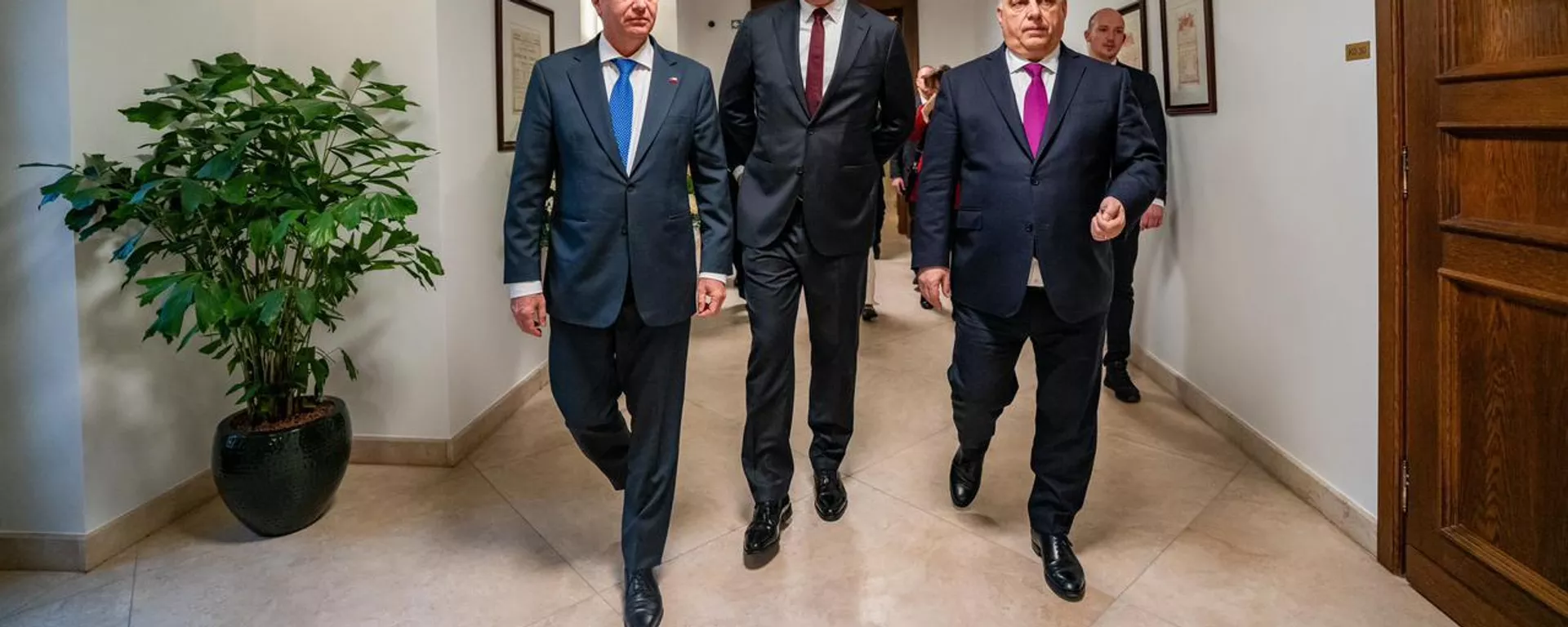 El presidente electo de Chile, José Antonio Kast, junto al primer ministro de Hungría, Viktor Orban durante una visita a Budapest en febrero de 2026 - Sputnik Mundo, 1920, 06.02.2026