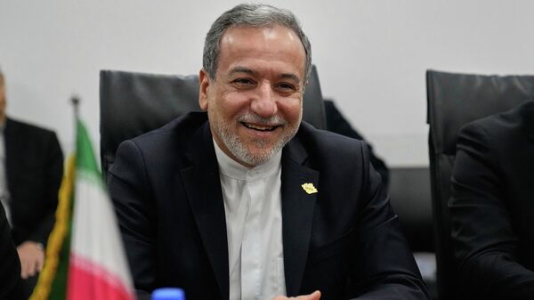 Abbas Araghchi, ministro de Asuntos Exteriores iraní, se reúne con su homólogo libanés en Beirut, Líbano, el 9 de enero de 2026  - Sputnik Mundo