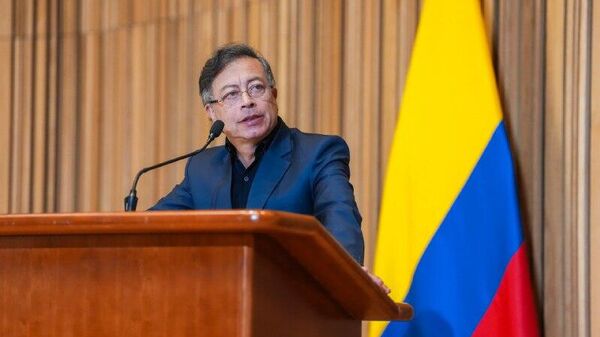 🪖 Petro plantea cooperación militar para combatir al narcotráfico en Sudamérica - Sputnik Mundo