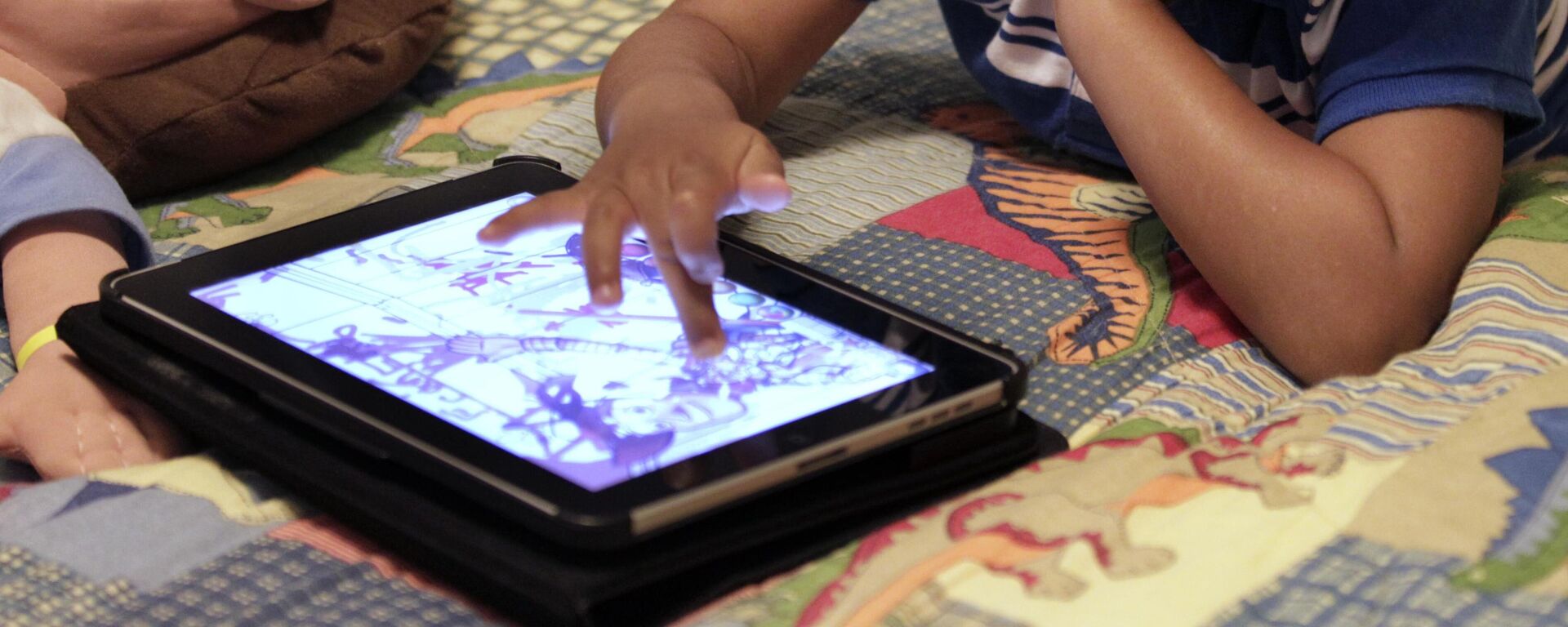 Varias naciones buscan regular el acceso a redes sociales para menores de edad. - Sputnik Mundo, 1920, 07.02.2026