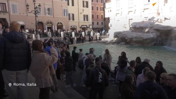 Italia cobra a los turistas por visitar una de sus fuentes más importantes - Sputnik Mundo