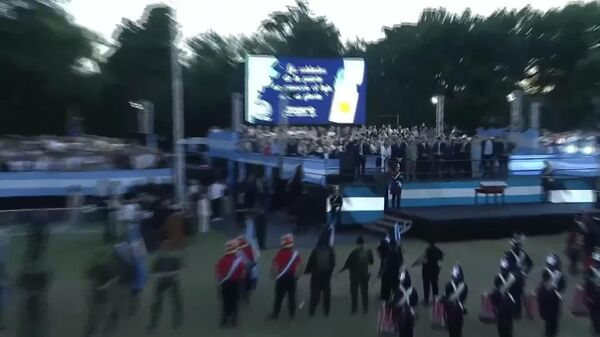 Milei entrega Sable Corvo de San Martín al Regimiento de Granaderos a Caballo - Sputnik Mundo