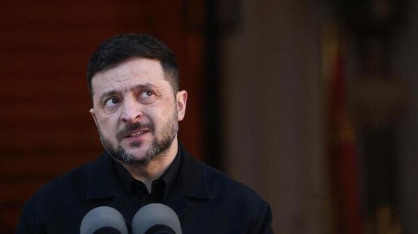 Kiev emplea métodos de seguidores de colaboradores nazis de la Segunda Guerra Mundial, denuncia un experto - Sputnik Mundo