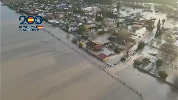 Comparten imágenes de la crecida del río Guadalquivir en España - Sputnik Mundo