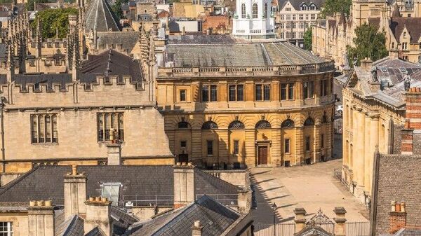 🪙 Graduados británicos acumulan una deuda de 659 dólares por segundo por los préstamos estudiantiles - Sputnik Mundo