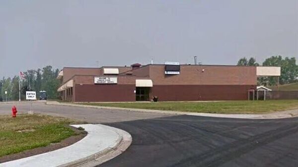 Tiroteo en escuela de Canadá deja al menos 10 muertos - Sputnik Mundo