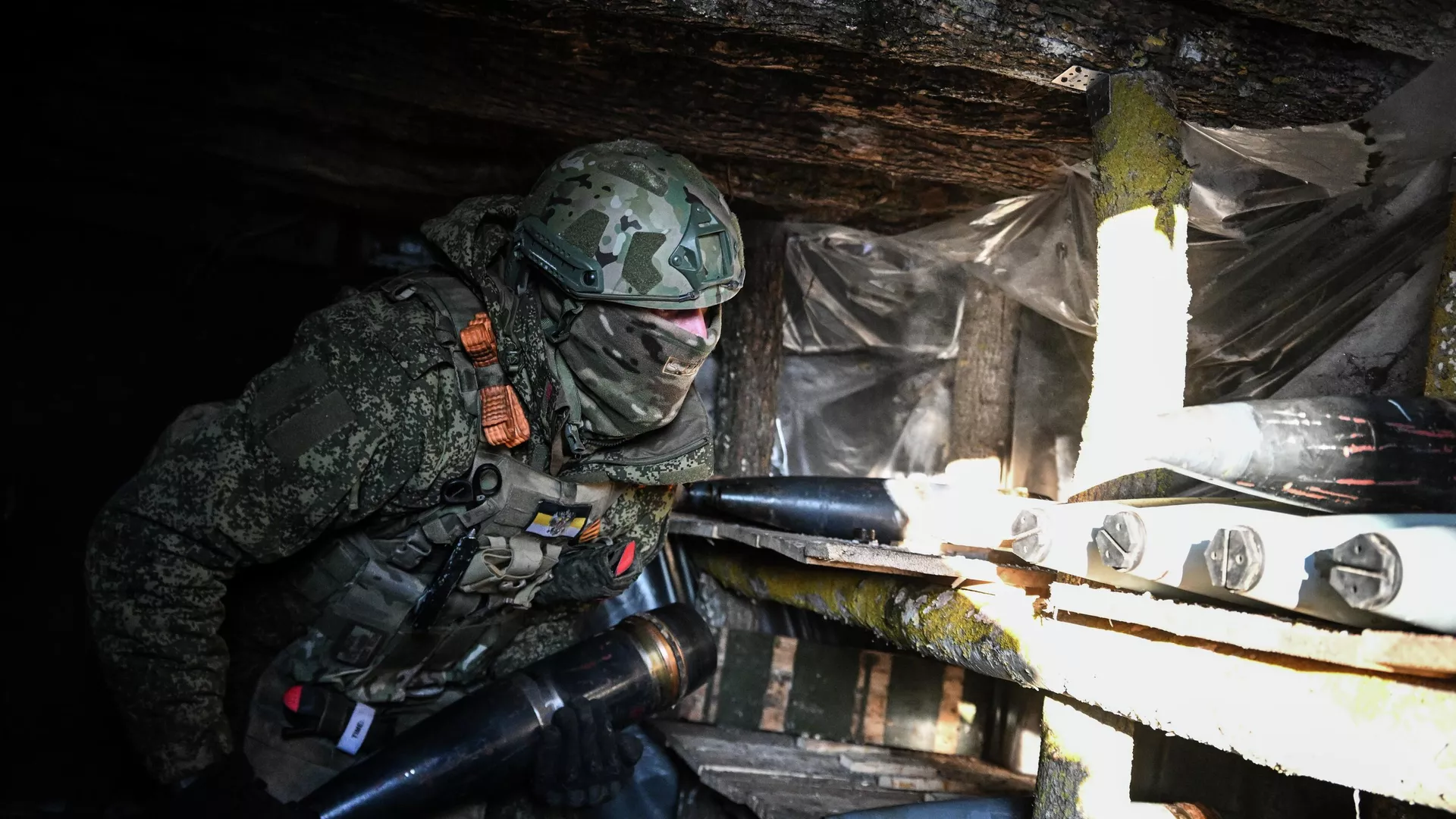 Soldato russo nell'area dell'operazione militare speciale - Sputnik World, 1920, 11.02.2026