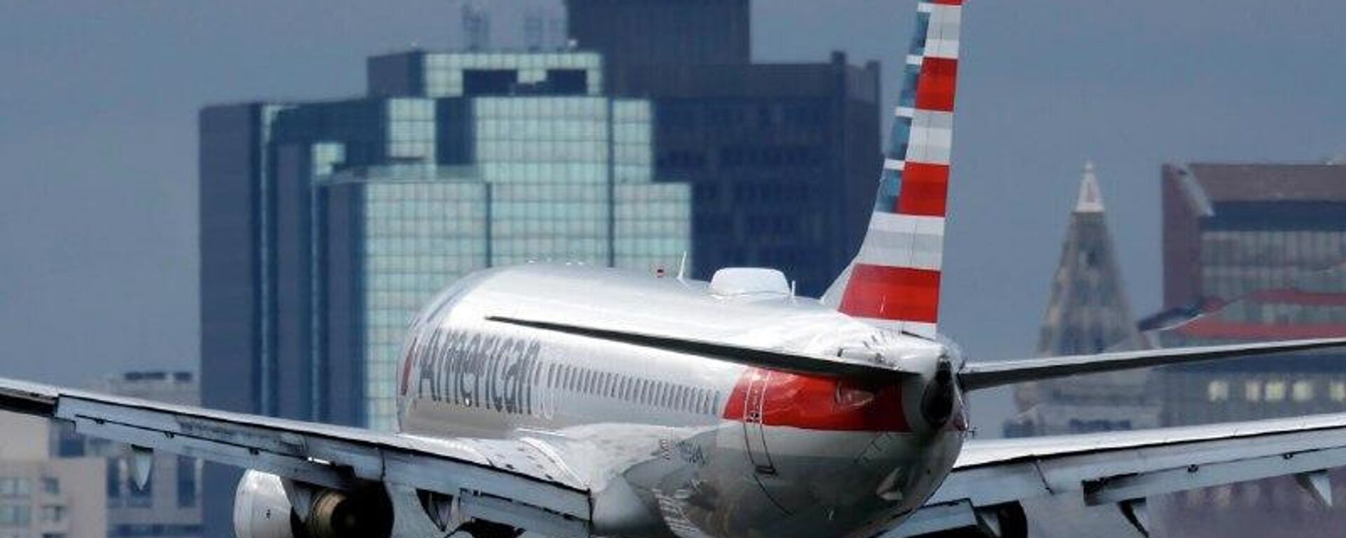 Autoridades aéreas de EEUU revocan la inesperada suspensión de vuelos en ciudad fronteriza con México - Sputnik Mundo, 1920, 11.02.2026