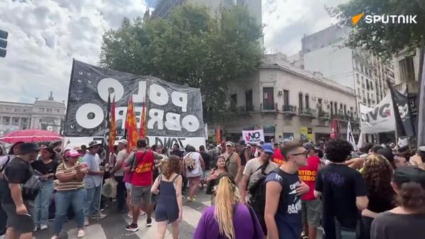 🪧 Protestan en Argentina contra la reforma laboral que impulsa el Gobierno de Milei - Sputnik Mundo