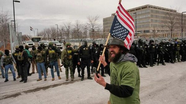 Washington anuncia el fin de operativos migratorios del ICE en Minnesota - Sputnik Mundo