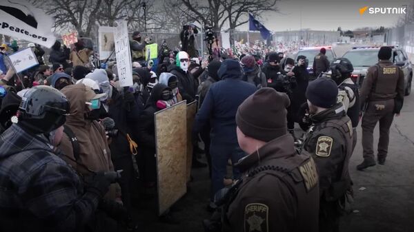 La mayoría de los estadounidenses desaprueba las actuales políticas migratorias - Sputnik Mundo