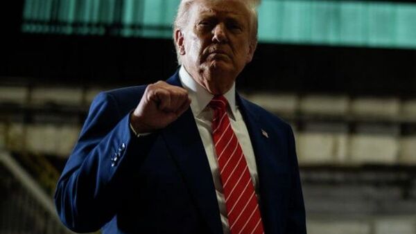 La BBC enfrentará una demanda millonaria por parte de Trump - Sputnik Mundo