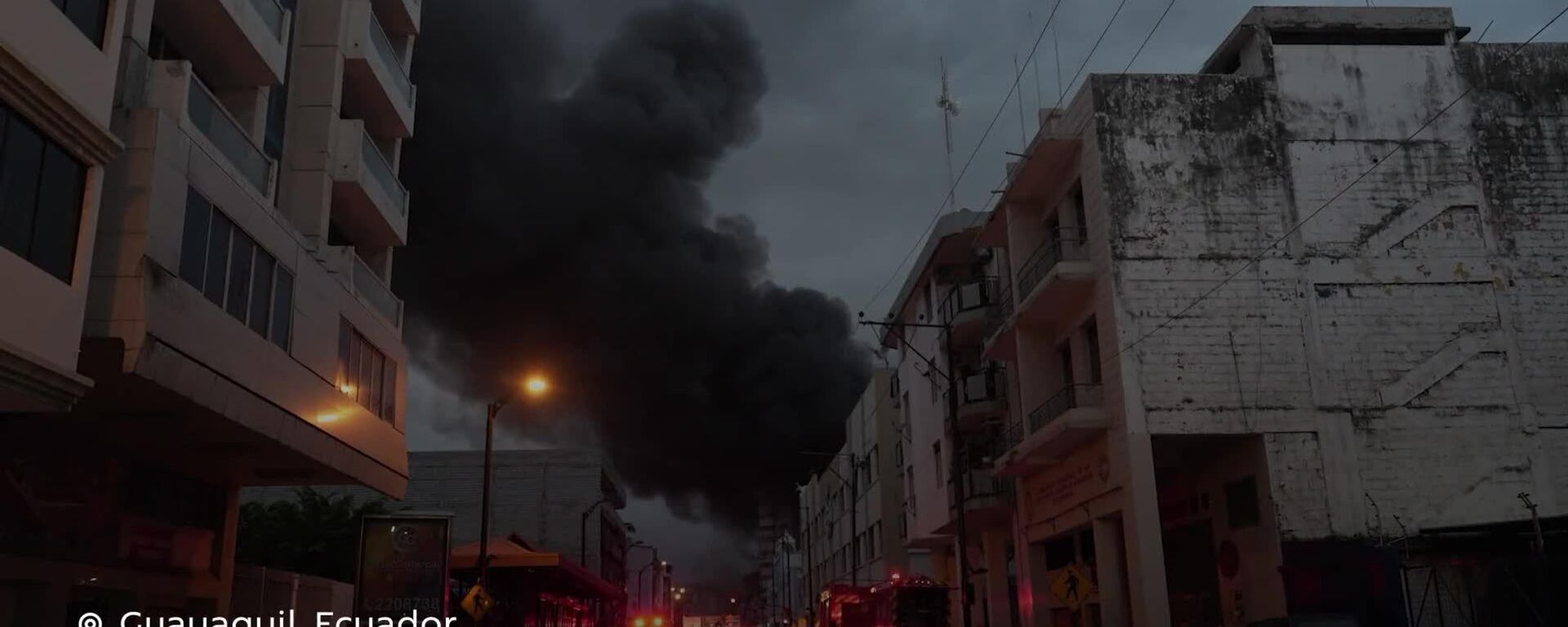 Controlan incendio en el suroeste de Ecuador tras más de 30 horas de labor ininterrumpida - Sputnik Mundo, 1920, 13.02.2026