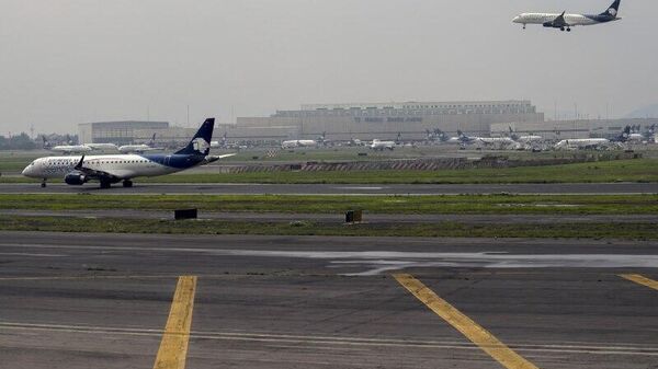 El aeropuerto de la Ciudad de México fortalece su seguridad de cara al Mundial - Sputnik Mundo