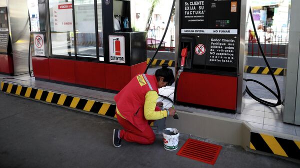 Gasolineras en Bolivia. - Sputnik Mundo