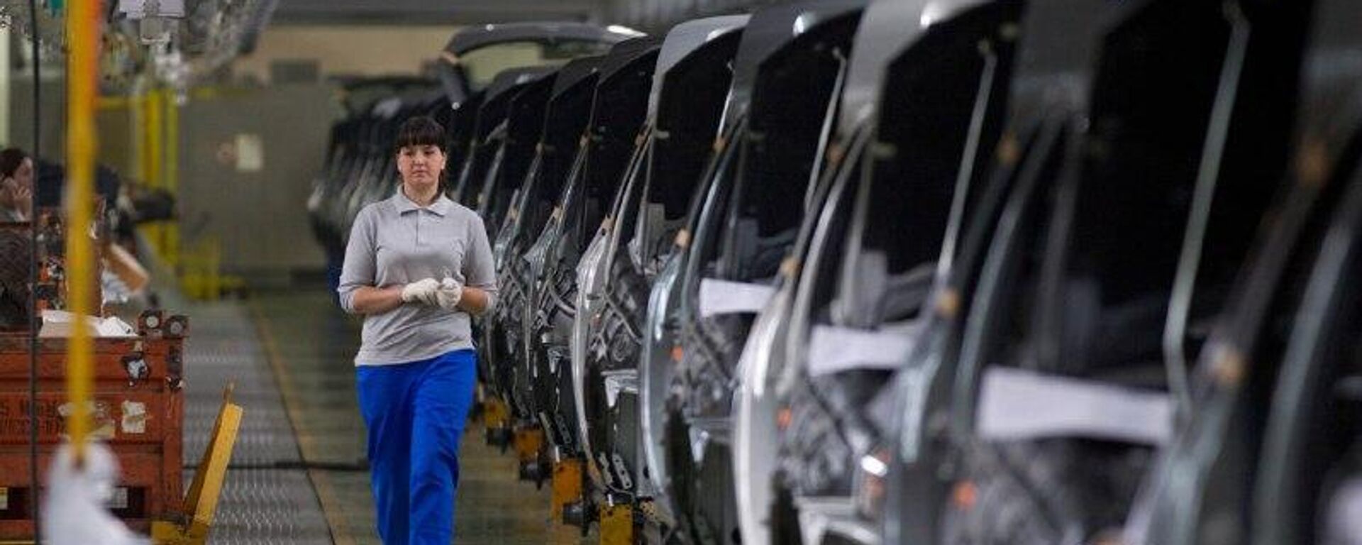 Fabricantes de autos de Detroit pierden millones de dólares ante poca venta de vehículos eléctricos Fabricantes de autos de Detroit pierden millones de dólares ante poca venta de vehículos eléctricos - Sputnik Mundo, 1920, 14.02.2026