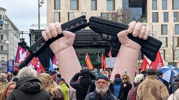 Manifestación masiva contra la Conferencia de Seguridad en Múnich, Alemania - Sputnik Mundo