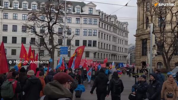 Miles de alemanes protestan contra la Conferencia de Seguridad en Múnich y marchan en solidaridad con Cuba y Venezuela - Sputnik Mundo