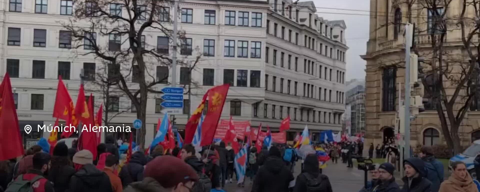 Miles de alemanes protestan contra la Conferencia de Seguridad en Múnich y marchan en solidaridad con Cuba y Venezuela - Sputnik Mundo, 1920, 14.02.2026