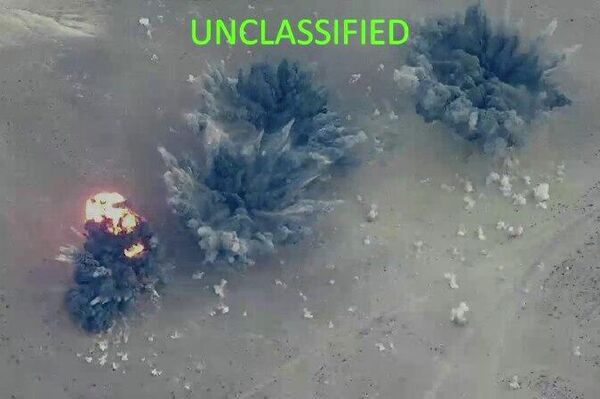 EEUU ataca más de 30 objetivos vinculados a ISIS* en Siria - Sputnik Mundo